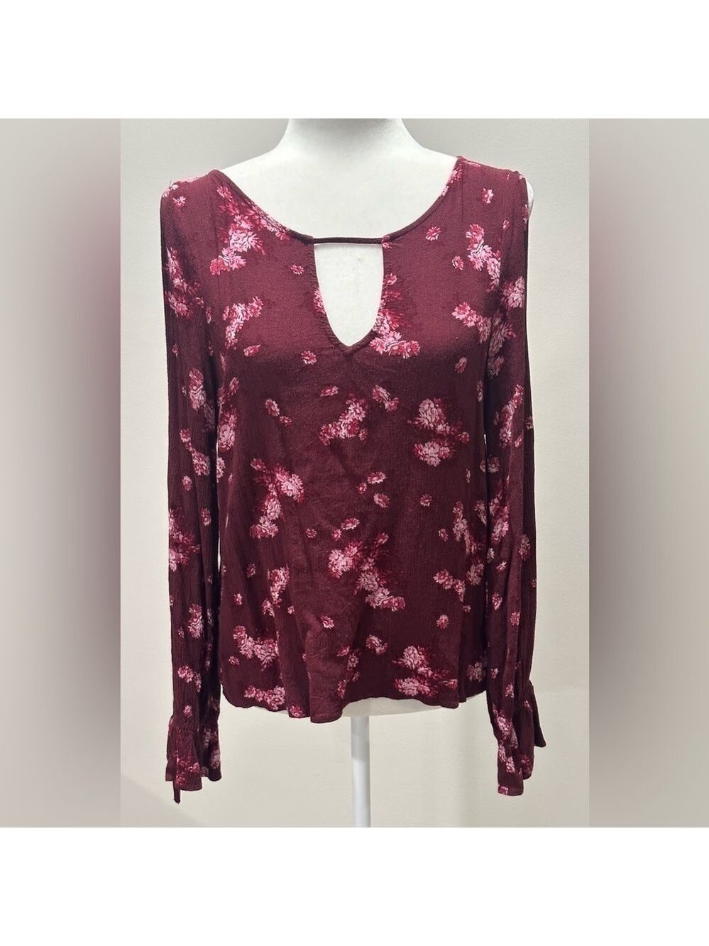 Aeropostale Women’s Burgundy Colored Floral Long Sleeve Blouse Size Medium